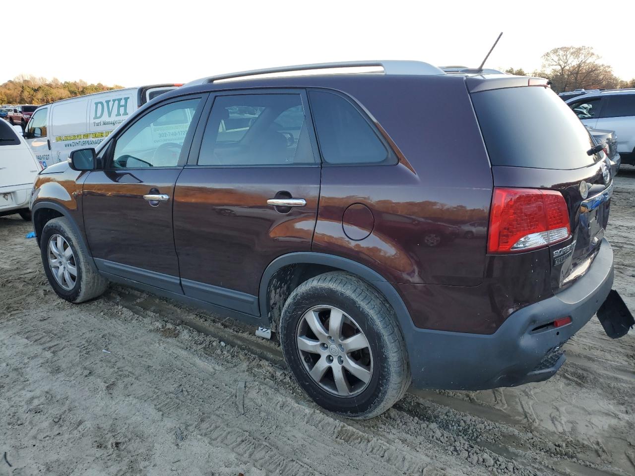 Изображение 2 2011 KIA SORENTO BASE 2011 с VIN 5XYKT3A12BG052428