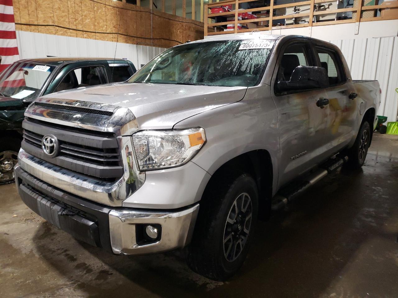 Image 1 of 2015 TOYOTA TUNDRA CREWMAX SR5 2015 with VIN 5TFDY5F1XFX454795