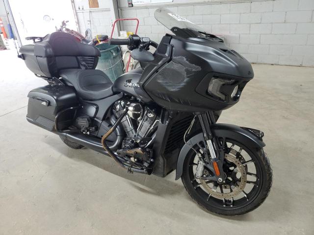 Obraz 1 z 2022 INDIAN MOTORCYCLE CO. PURSUIT DARK HORSE 2022 z VIN 56KLDDRR8N3410331