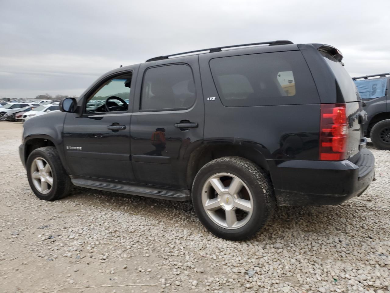 Obraz 2 z 2007 CHEVROLET TAHOE K1500 2007 z VIN 1GNFK13097R190187