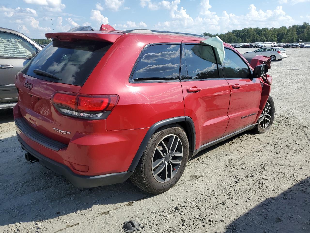 Image 3 of Jeep Grand Cherokee Trailhawk 2019 with VIN 1C4RJFLG3KC804844