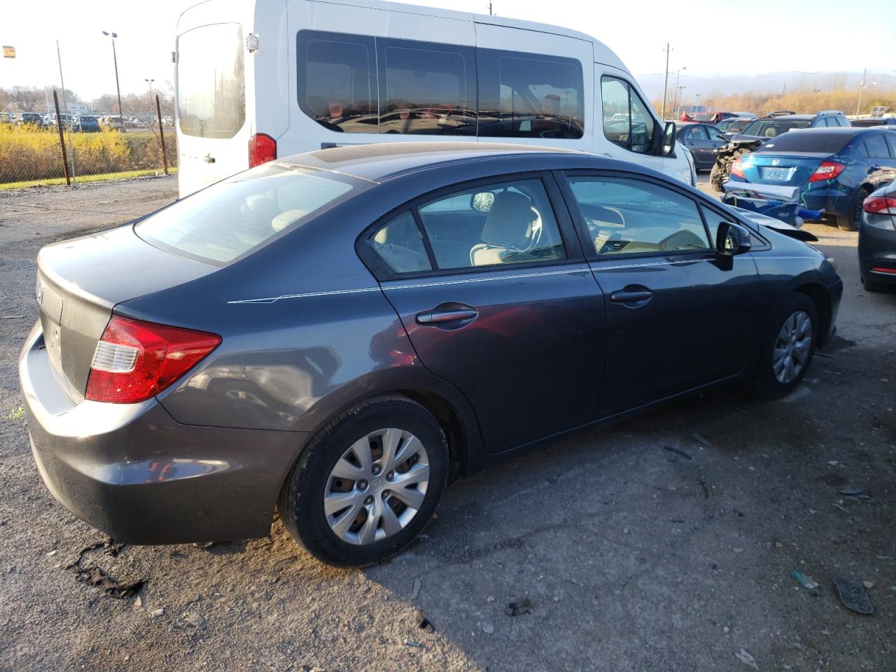 Изображение 3 2012 HONDA CIVIC LX 2012 с VIN 19XFB2F52CE017431