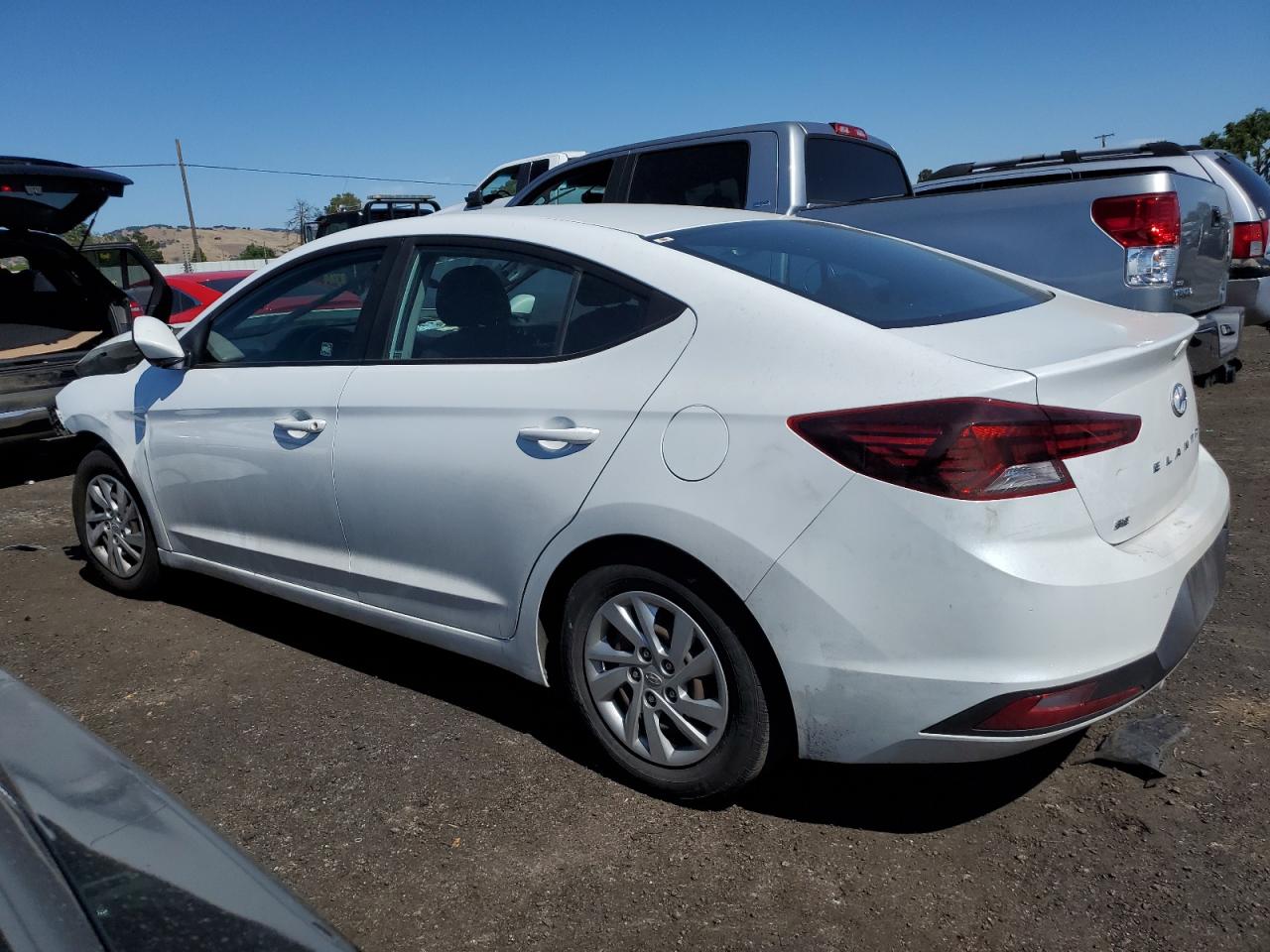 Изображение 2 2019 HYUNDAI ELANTRA SE 2019 с VIN 5NPD74LF1KH444031