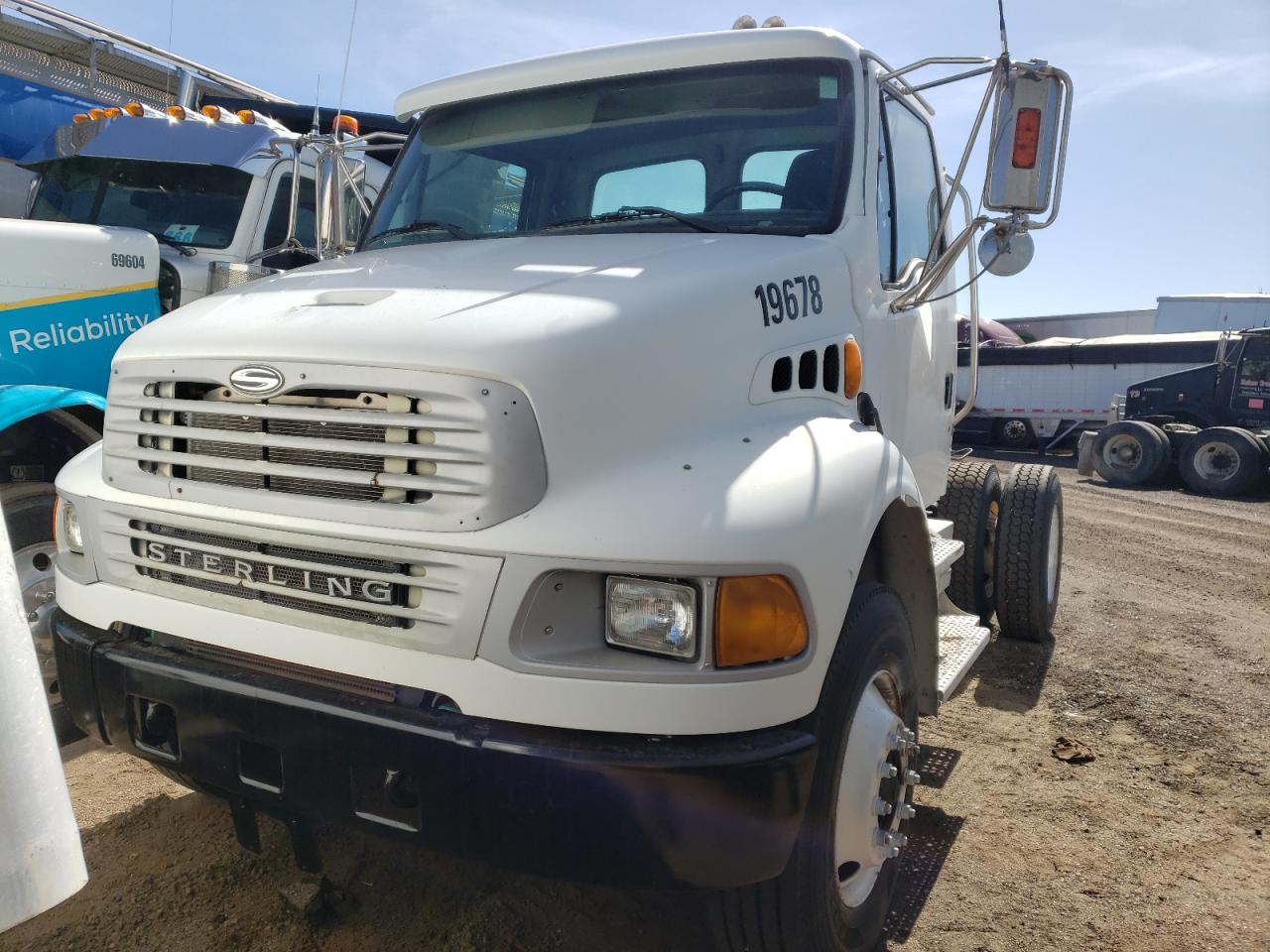 Image 2 of 2004 STERLING TRUCK ACTERRA  2004 with VIN 2FWBCHCS64AN26137