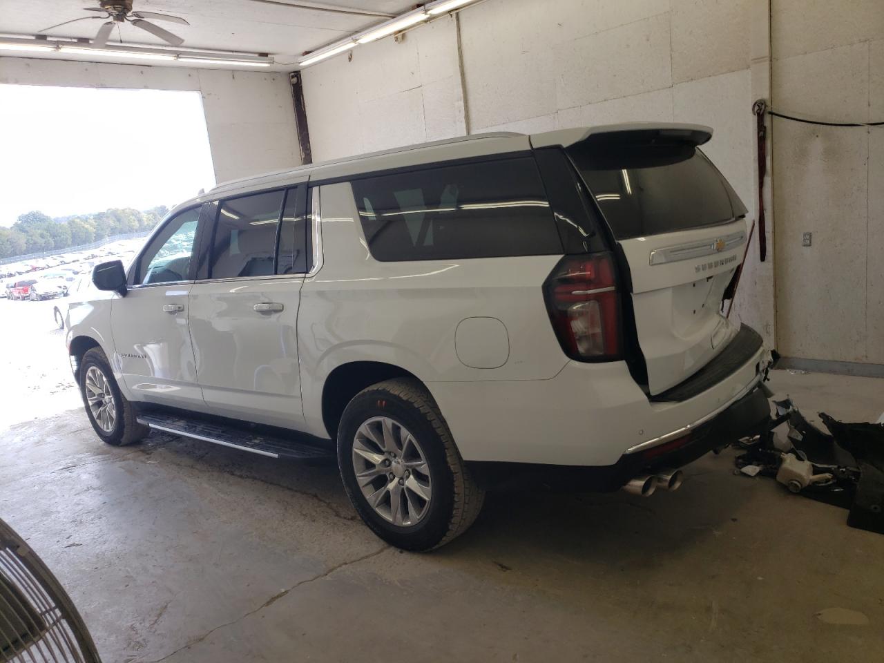 Image 2 of 2023 CHEVROLET SUBURBAN K1500 PREMIER 2023 with VIN 1GNSKFKD6PR451890