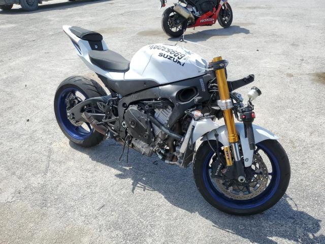 Image 1 of 2023 SUZUKI GSX-R1000 R 2023 with VIN JS1DM11H3P7100430