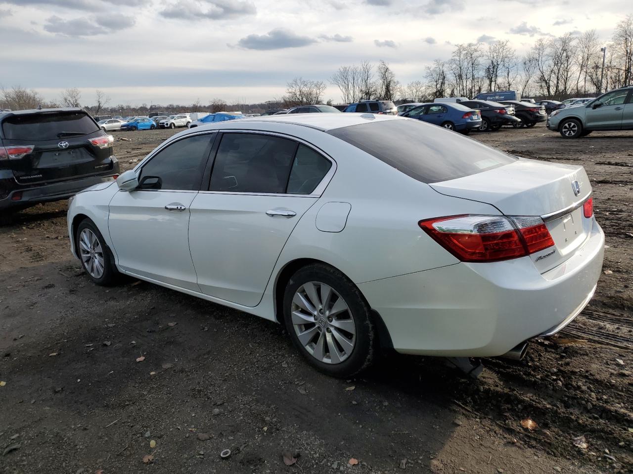 Image 2 of 2013 HONDA ACCORD EXL 2013 with VIN 1HGCR3F88DA015218