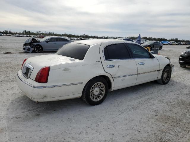 Image 3 of 1999 LINCOLN TOWN CAR SIGNATURE 1999 with VIN 1LNFM82W8XY602750