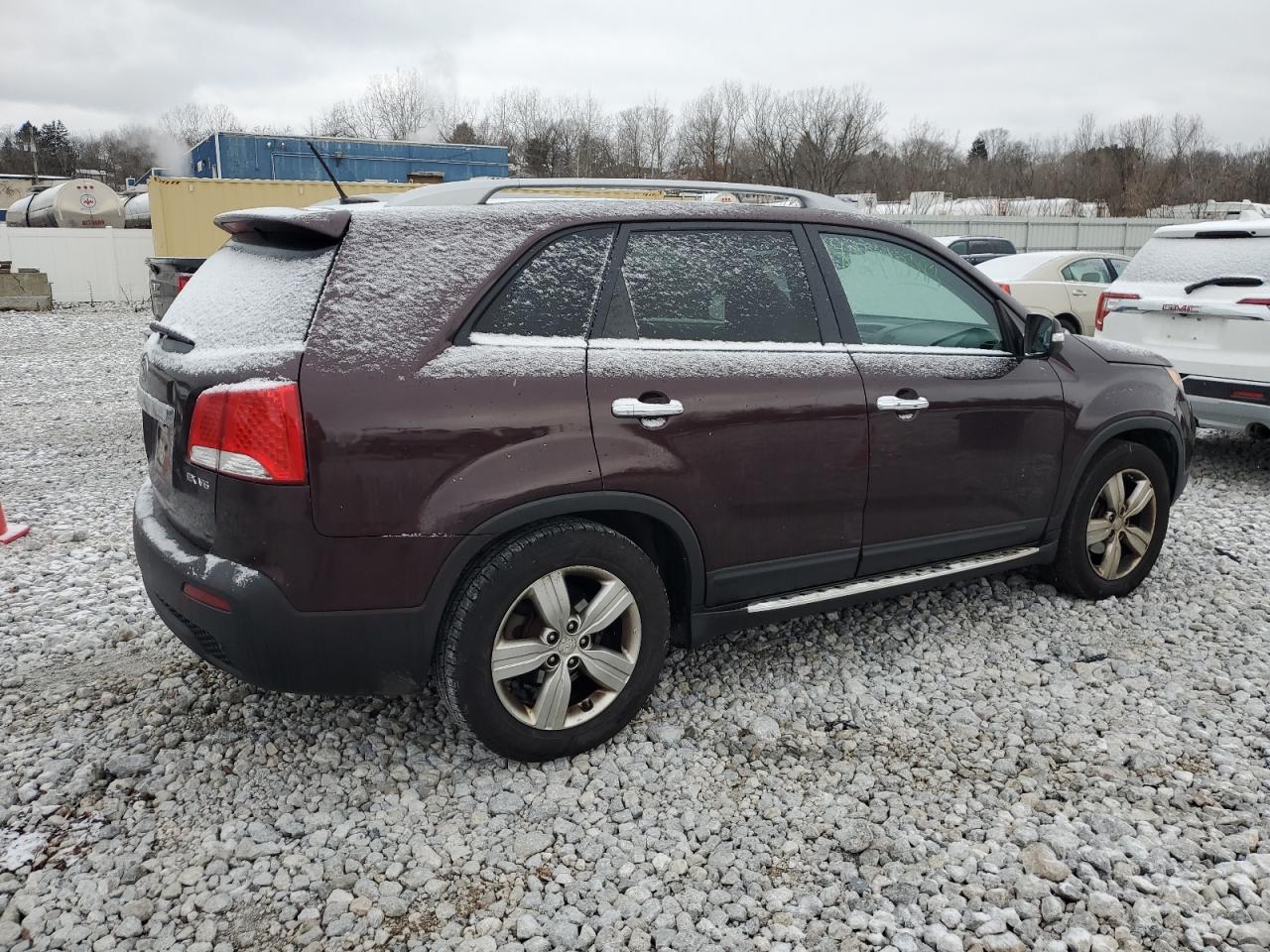 Image 3 of 2012 KIA SORENTO EX 2012 with VIN 5XYKU4A29CG200880