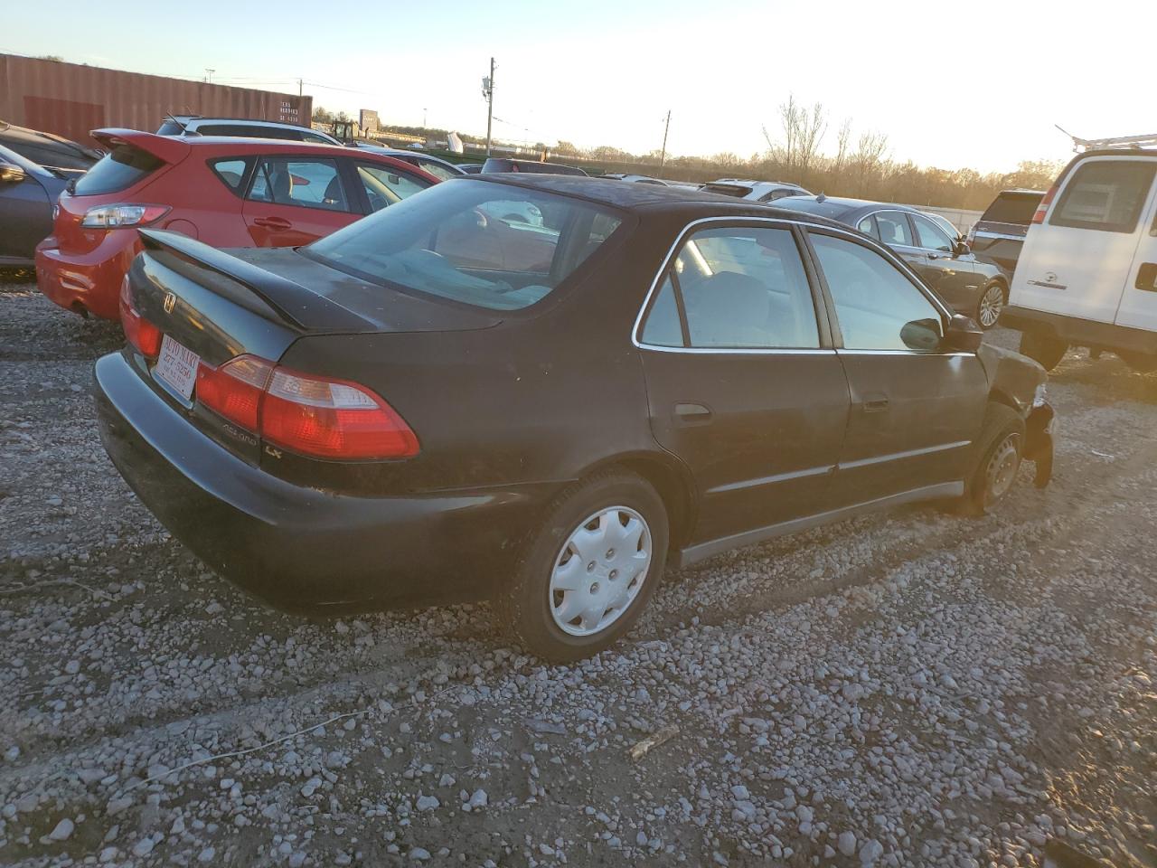 Image 3 of 1999 HONDA ACCORD LX 1999 with VIN 1HGCG6652XA105255