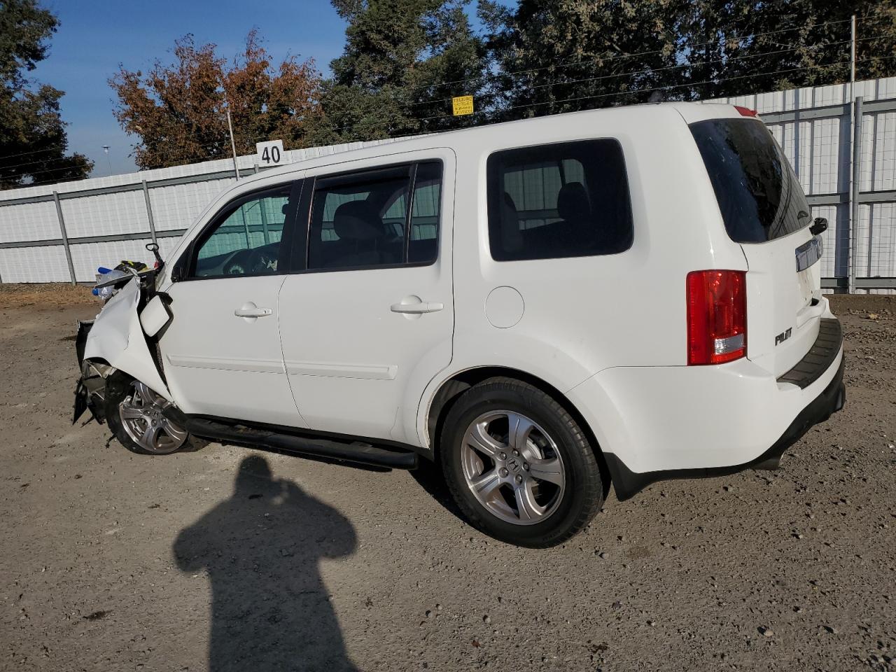 Image 2 of 2013 HONDA PILOT EXL 2013 with VIN 5FNYF3H56DB032560