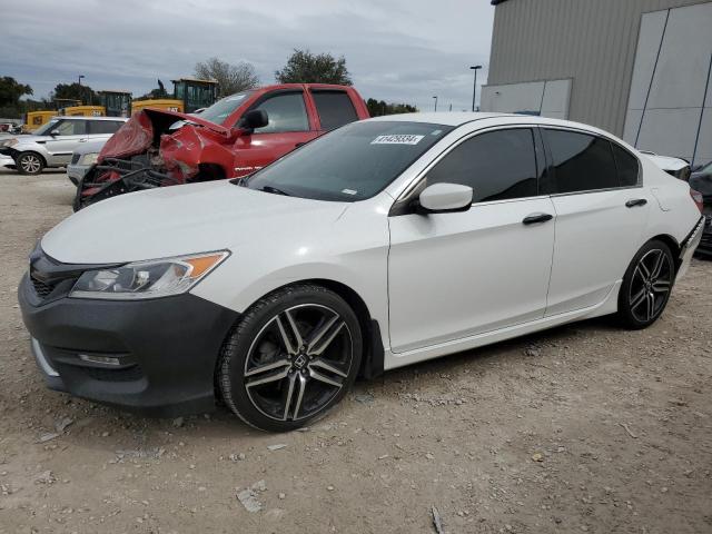 Obraz 1 z 2017 HONDA ACCORD SPORT 2017 z VIN 1HGCR2F67HA022367