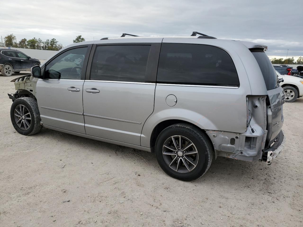 Image 2 of 2017 DODGE GRAND CARAVAN SXT 2017 with VIN 2C4RDGCG1HR806931