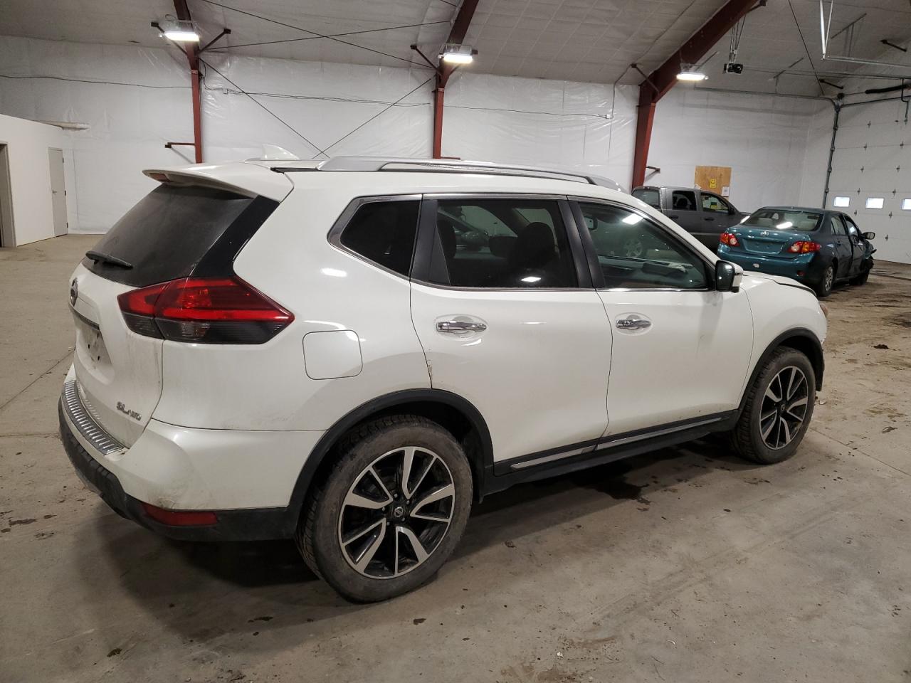 Image 3 of 2017 NISSAN ROGUE SV 2017 with VIN 5N1AT2MV1HC766208