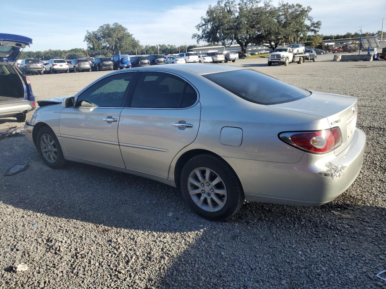 Image 2 of 2004 LEXUS ES 330 2004 with VIN JTHBA30G945003247