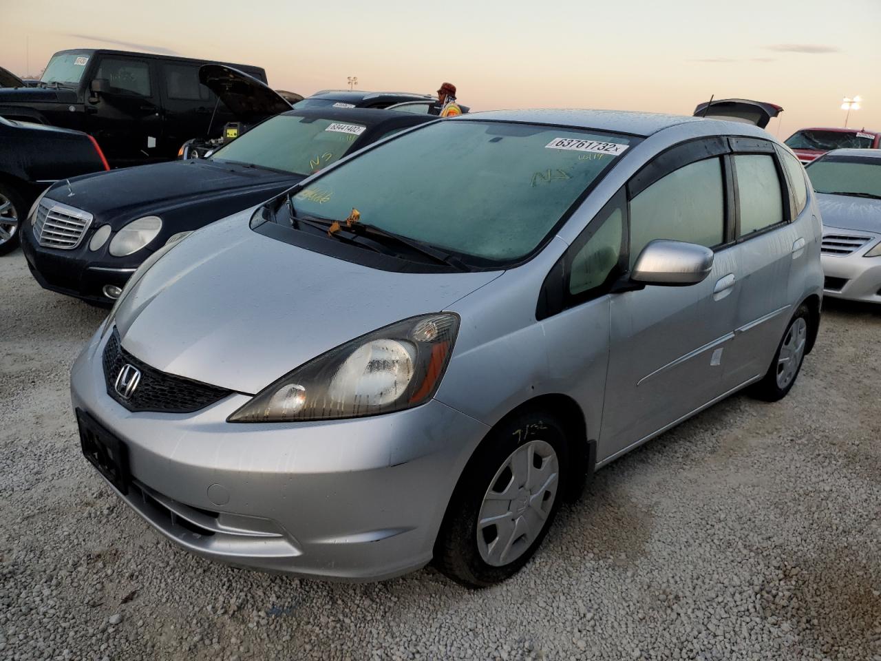 Obraz 2 z 2013 HONDA FIT  2013 z VIN JHMGE8G33DC030837