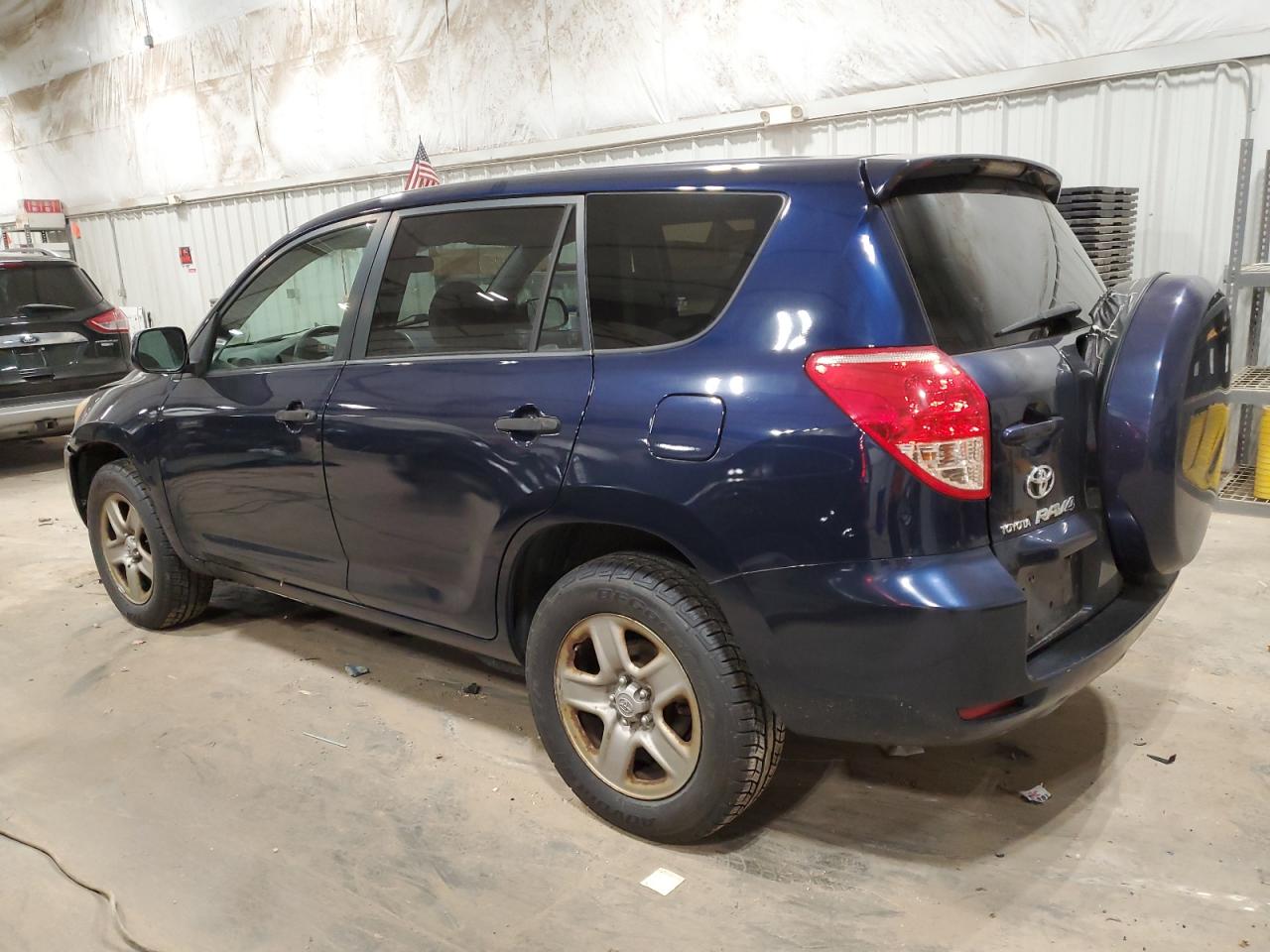 Image 2 of 2007 TOYOTA RAV4  2007 with VIN JTMBK33VX76014331