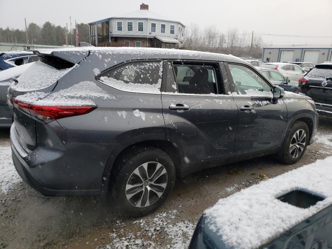Obraz 3 z 2020 TOYOTA HIGHLANDER XLE 2020 z VIN 5TDGZRBH8LS006254