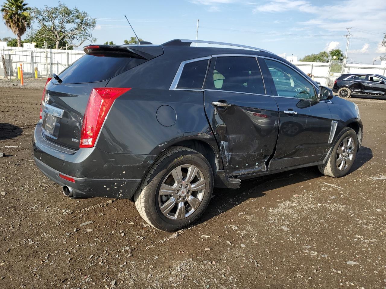 Obraz 3 z 2015 CADILLAC SRX LUXURY COLLECTION 2015 z VIN 3GYFNBE30FS589900
