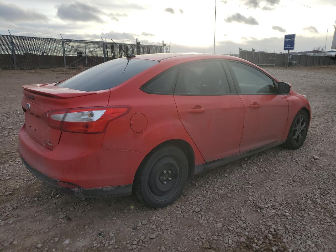 Image 3 of 2013 FORD FOCUS SE 2013 with VIN 1FADP3F23DL138374