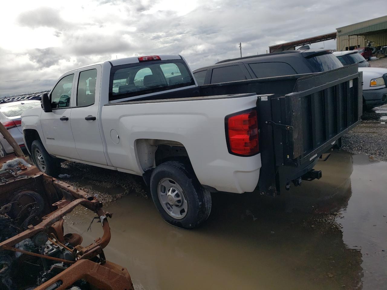 Image 2 of 2015 CHEVROLET SILVERADO C2500 HEAVY DUTY 2015 with VIN 1GC2CUEG6FZ140247