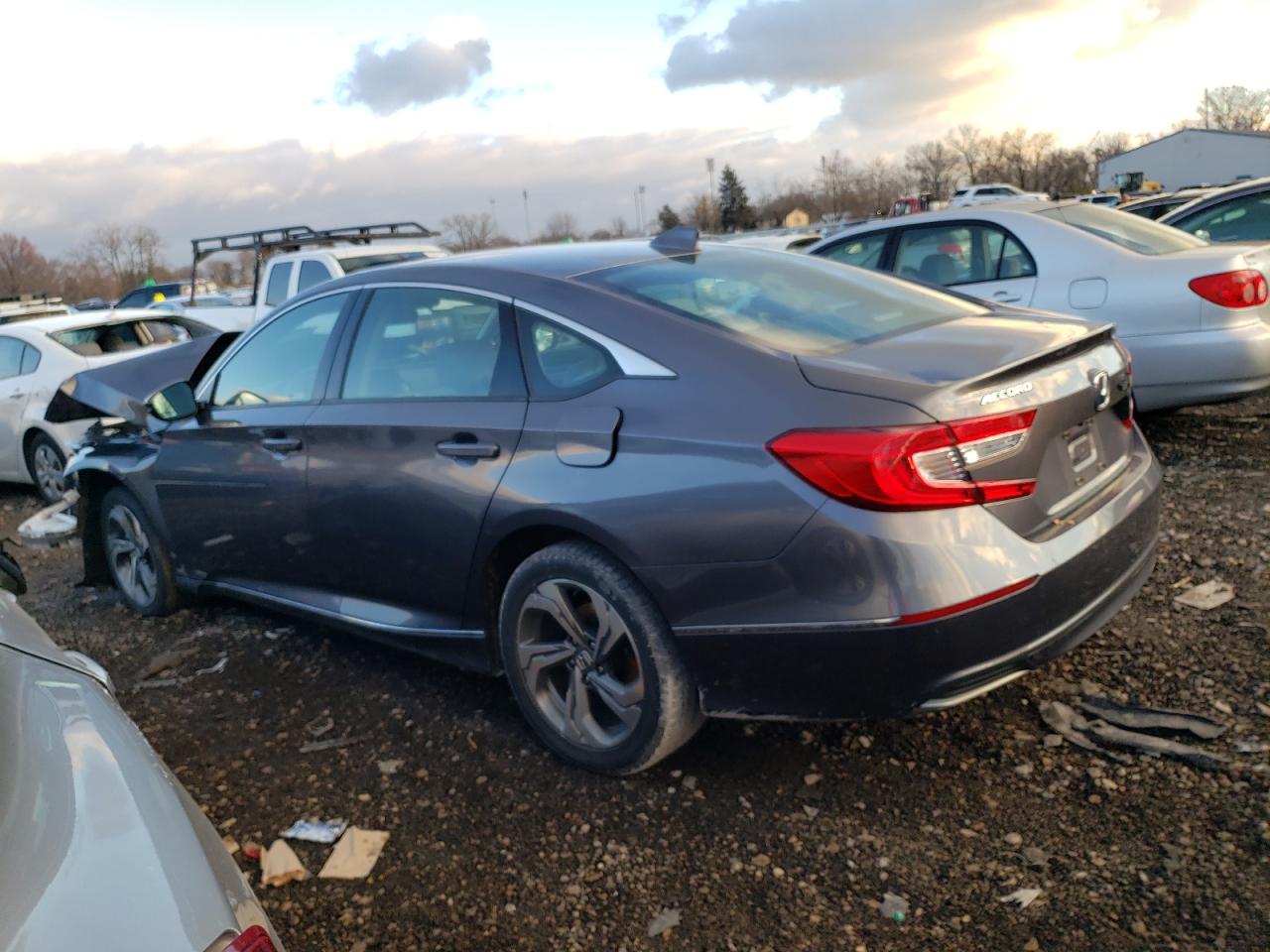 Изображение 2 2018 HONDA ACCORD EXL 2018 с VIN 1HGCV1F54JA055815