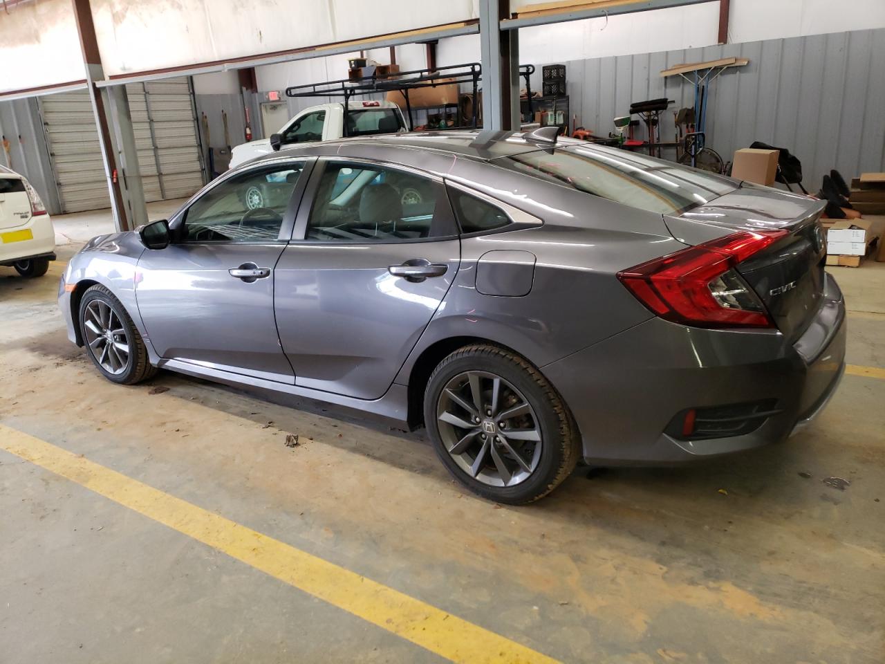 Image 2 of 2019 HONDA CIVIC EX 2019 with VIN 19XFC1F37KE009832