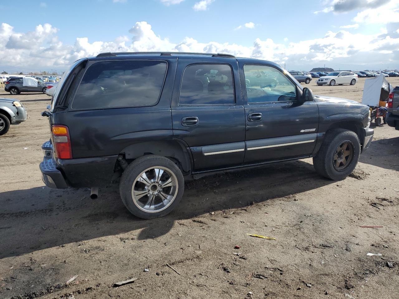 Изображение 3 2003 CHEVROLET TAHOE C1500 2003 с VIN 1GNEC13V33R279123