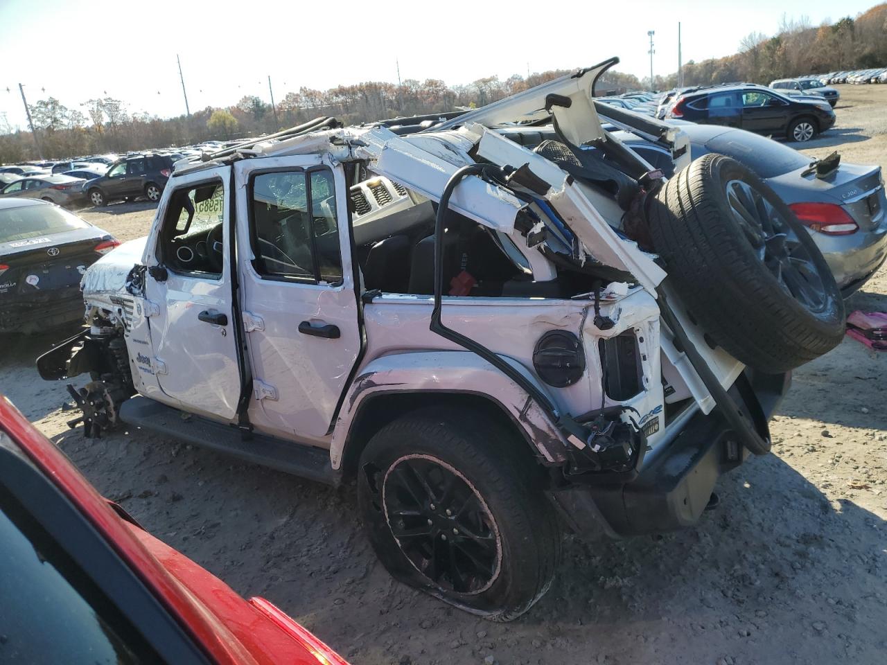Изображение 2 2021 JEEP WRANGLER UNLIMITED SAHARA 4XE 2021 с VIN 1C4JJXP67MW748848