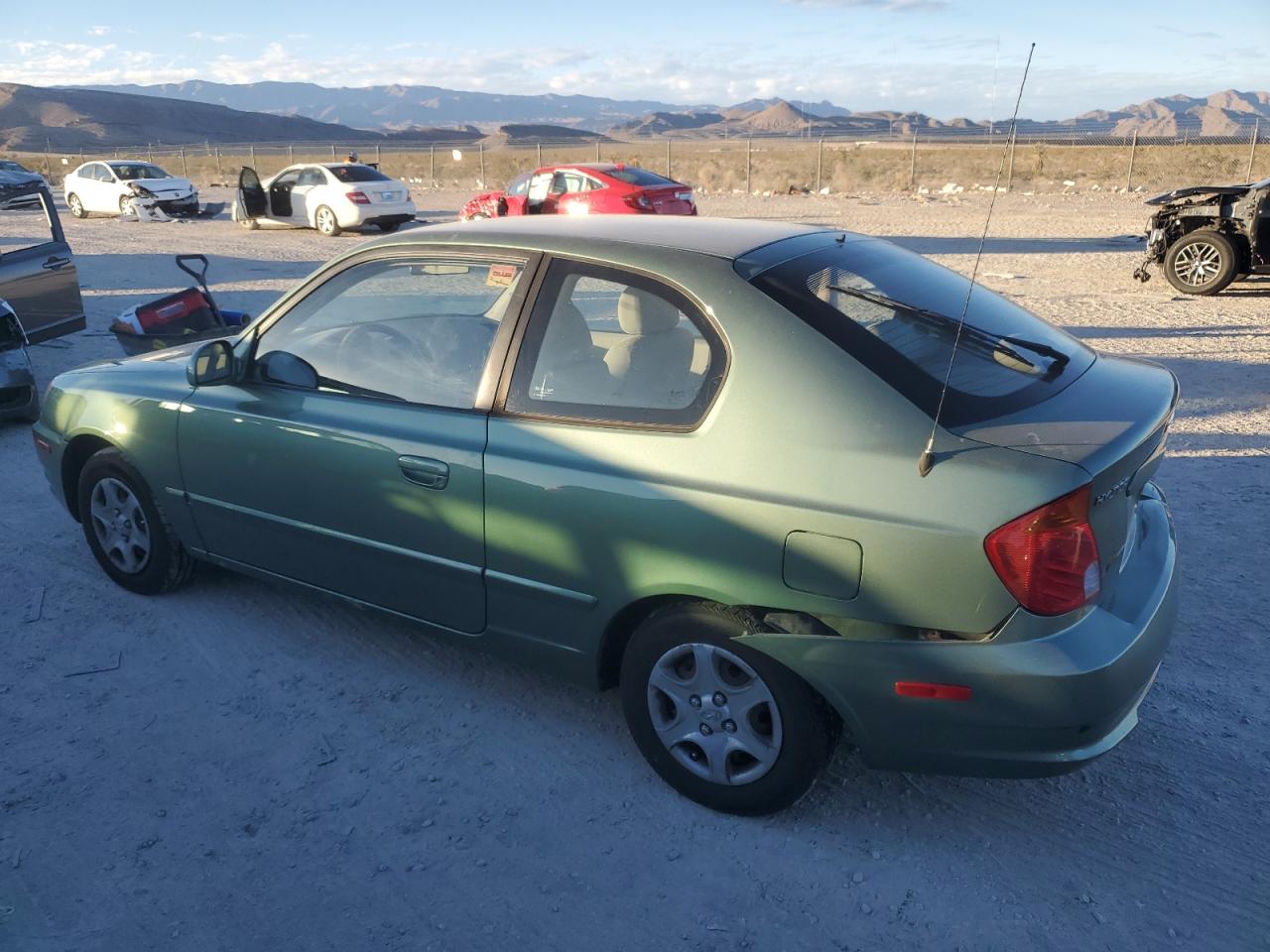 Image 2 of 2005 HYUNDAI ACCENT GS 2005 with VIN KMHCG35C25U335463