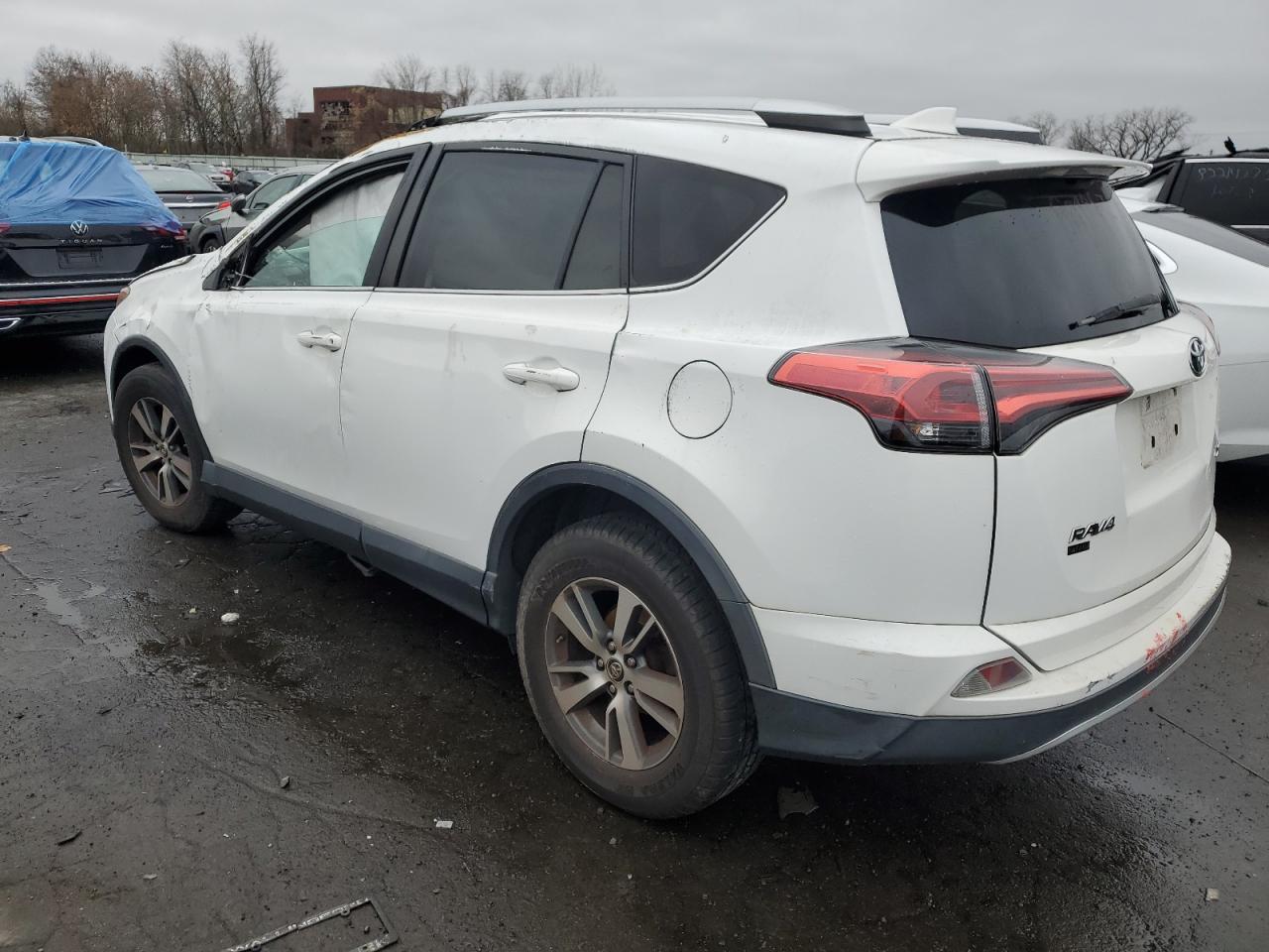 Изображение 2 2016 TOYOTA RAV4 XLE 2016 с VIN 2T3WFREV6GW254853