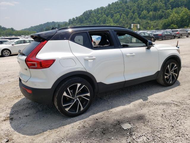 Image 3 of 2021 VOLVO XC40 T5 R-DESIGN 2021 with VIN YV4162UM7M2452014