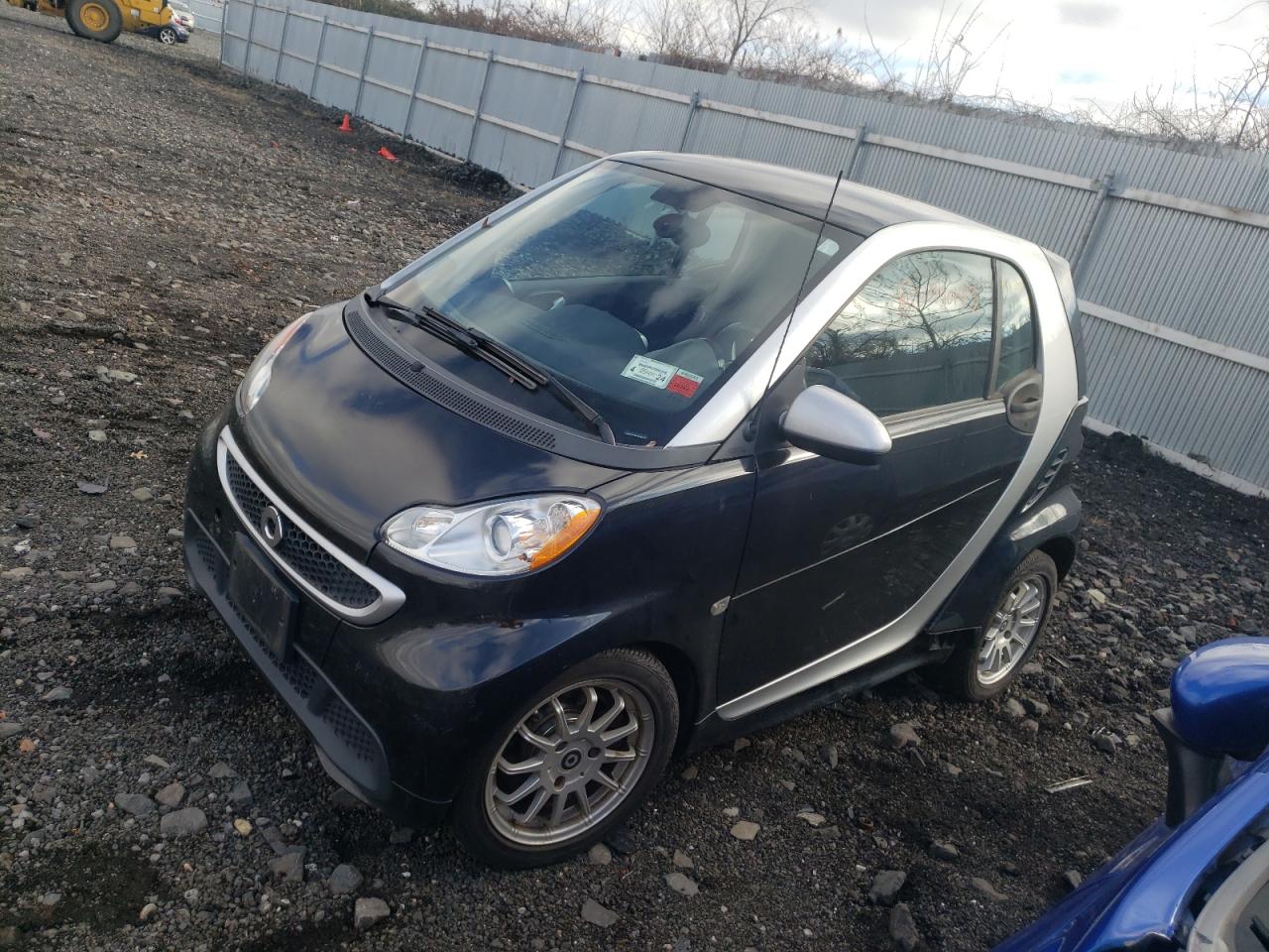 Obraz 1 z 2013 SMART FORTWO PURE 2013 z VIN WMEEJ3BA5DK689460