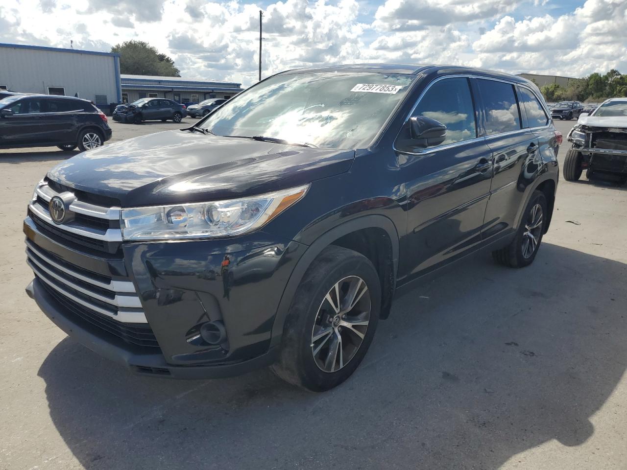 Image 1 of Toyota Highlander Le 2019 with VIN 5TDBZRFH8KS970694