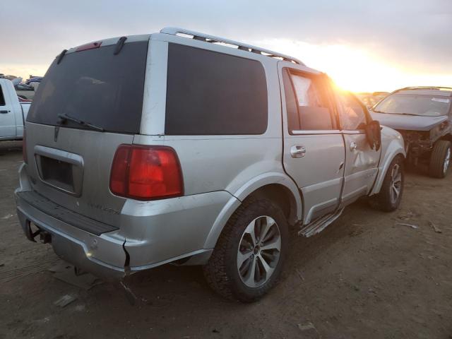 Obraz 3 z 2004 LINCOLN NAVIGATOR  2004 z VIN 5LMFU28R24LJ32011
