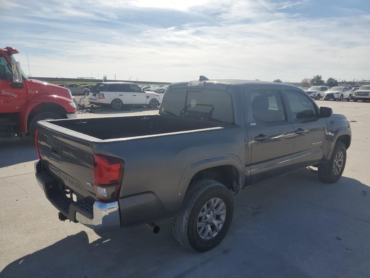 Image 3 of 2018 TOYOTA TACOMA DOUBLE CAB 2018 with VIN 5TFCZ5AN0JX128239