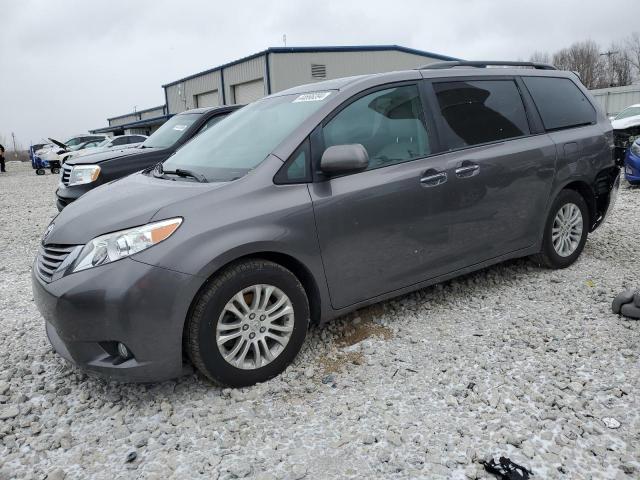 2017 TOYOTA SIENNA XLE 2017 image