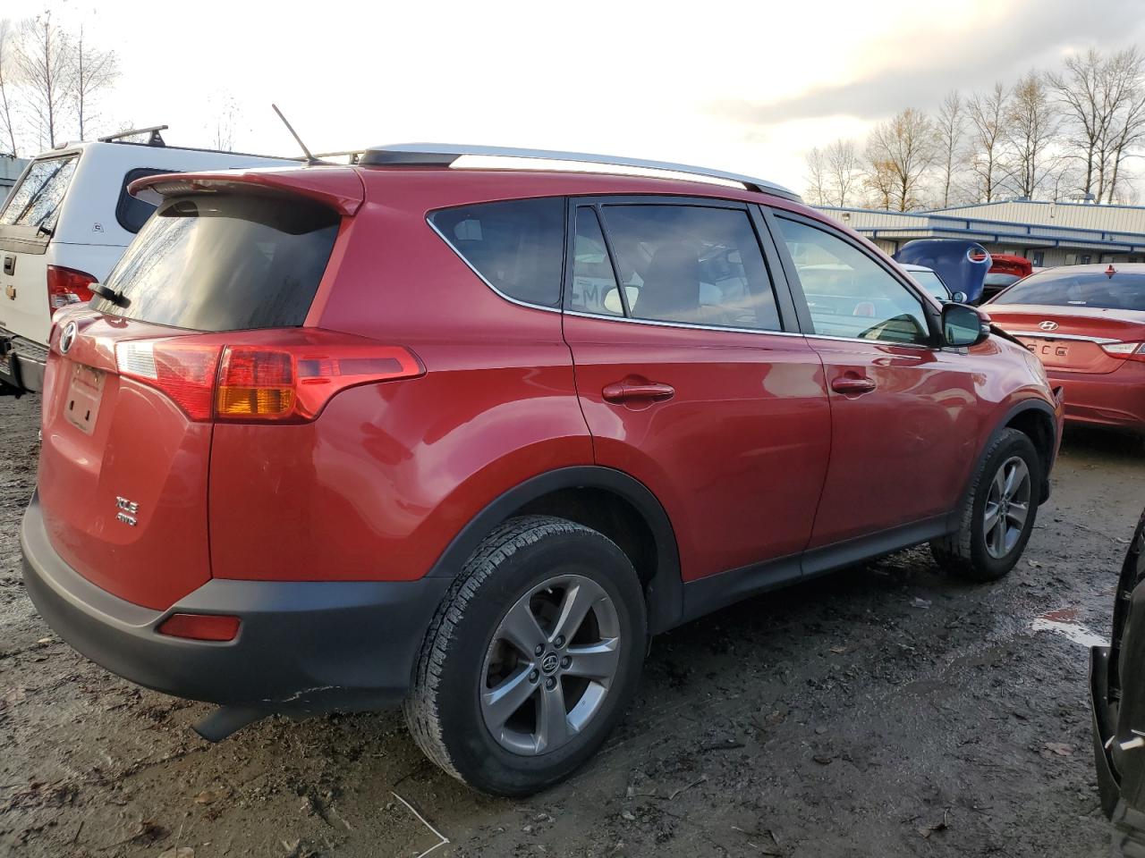 Изображение 3 2015 TOYOTA RAV4 XLE 2015 с VIN JTMRFREV0FD153364