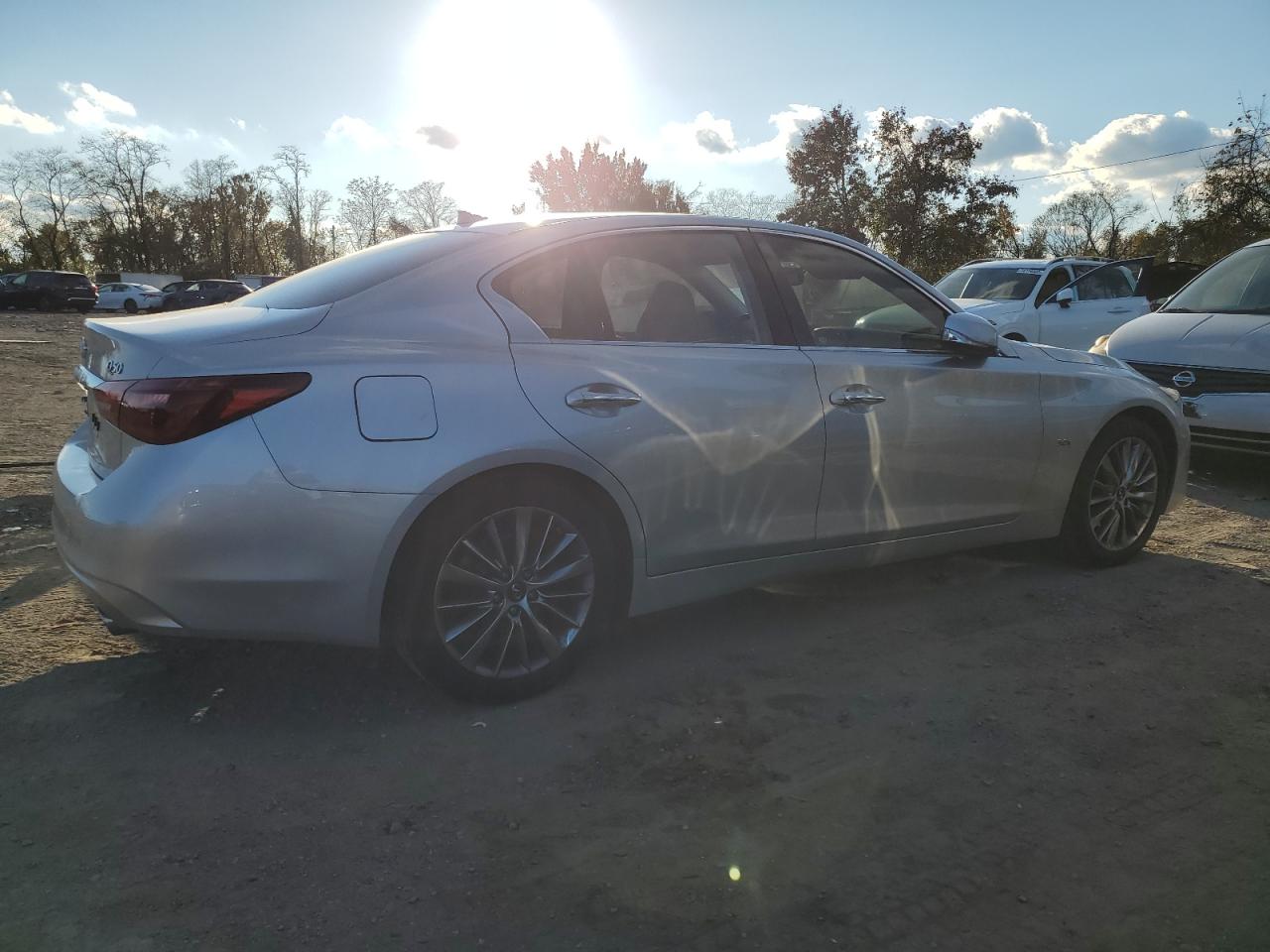 Изображение 3 2018 INFINITI Q50 LUXE 2018 с VIN JN1EV7AP9JM363051