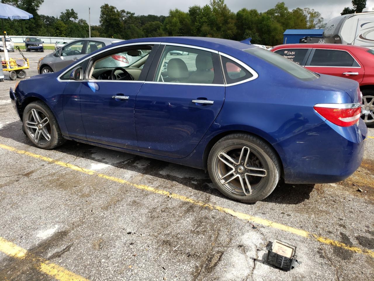 Image 2 of 2013 BUICK VERANO  2013 with VIN 1G4PP5SK2D4217727