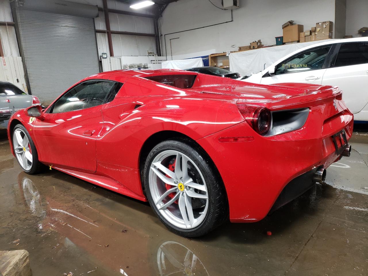 Изображение 2 2018 FERRARI 488 SPIDER  2018 с VIN ZFF80AMA1J0235358