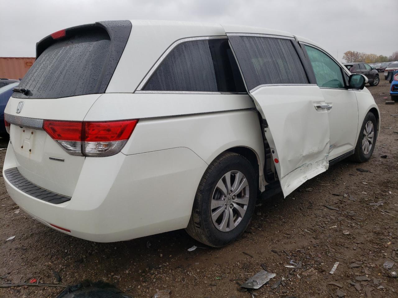 Image 3 of 2016 HONDA ODYSSEY SE 2016 with VIN 5FNRL5H30GB086027