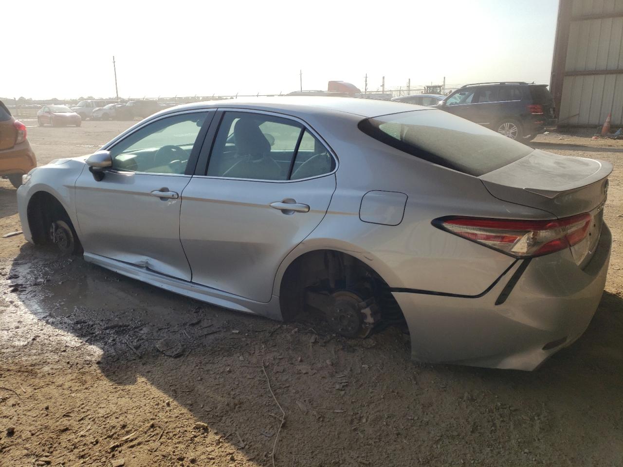 Изображение 2 2018 TOYOTA CAMRY L 2018 с VIN 4T1B11HK5JU139791