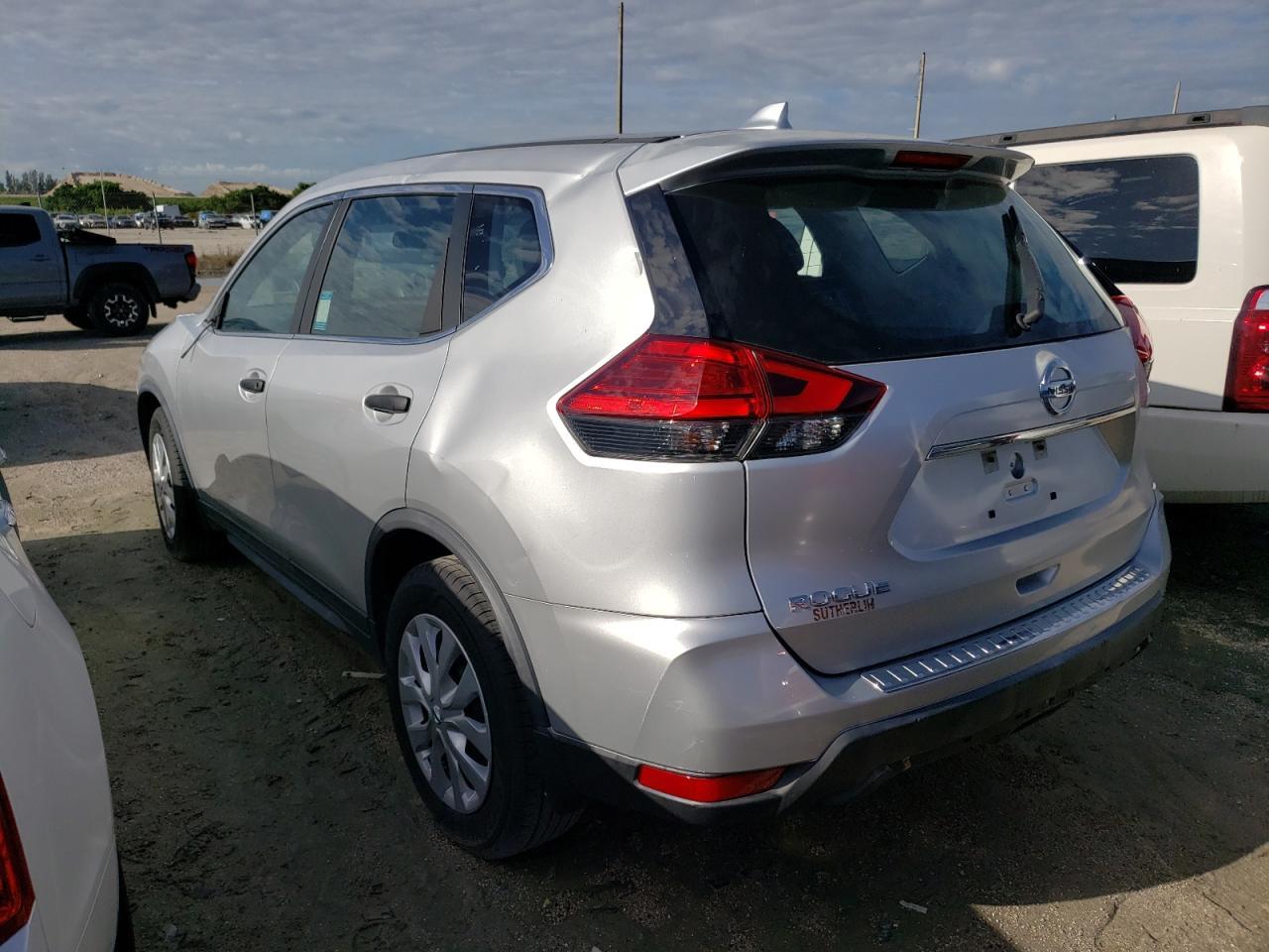 Image 2 of 2017 NISSAN ROGUE S 2017 with VIN KNMAT2MT2HP500188