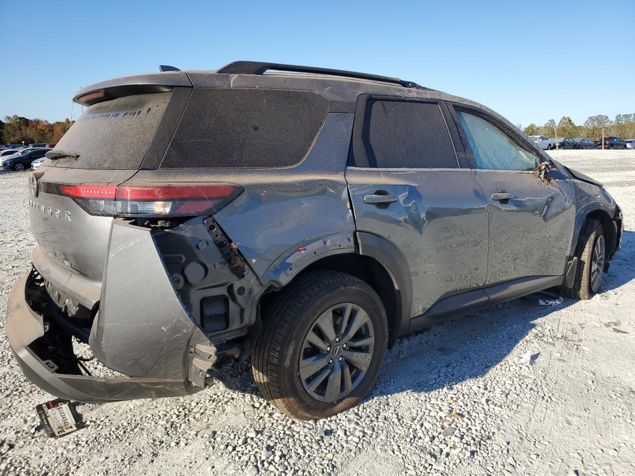 Image 3 of 2022 NISSAN PATHFINDER SV 2022 with VIN 5N1DR3BB7NC223838