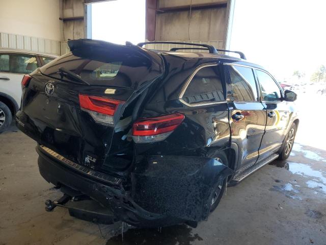 Image 3 of 2018 TOYOTA HIGHLANDER SE 2018 with VIN 5TDKZRFHXJS540812