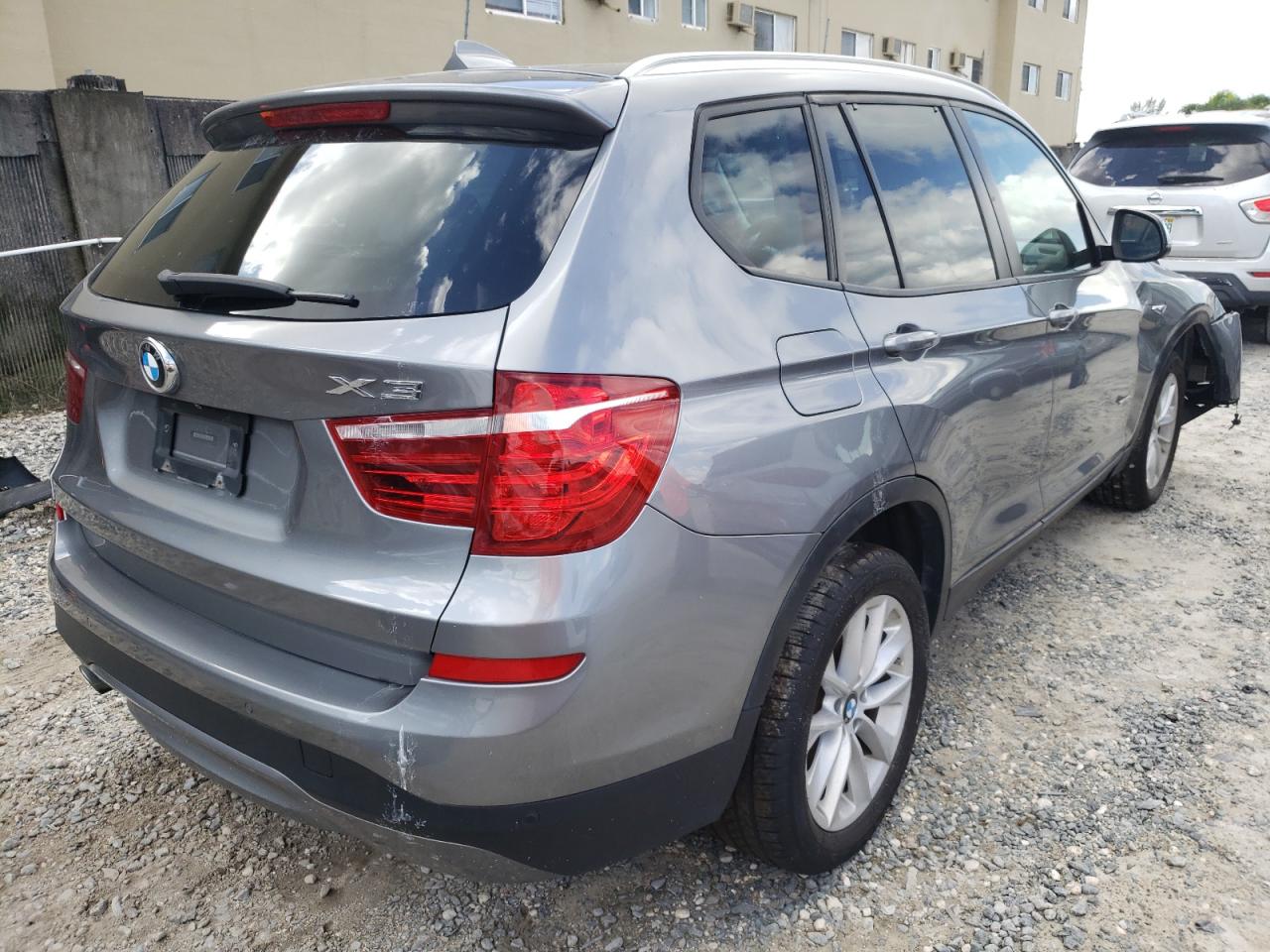 Изображение 3 2017 BMW X3 XDRIVE28I 2017 с VIN 5UXWX9C33H0T20472