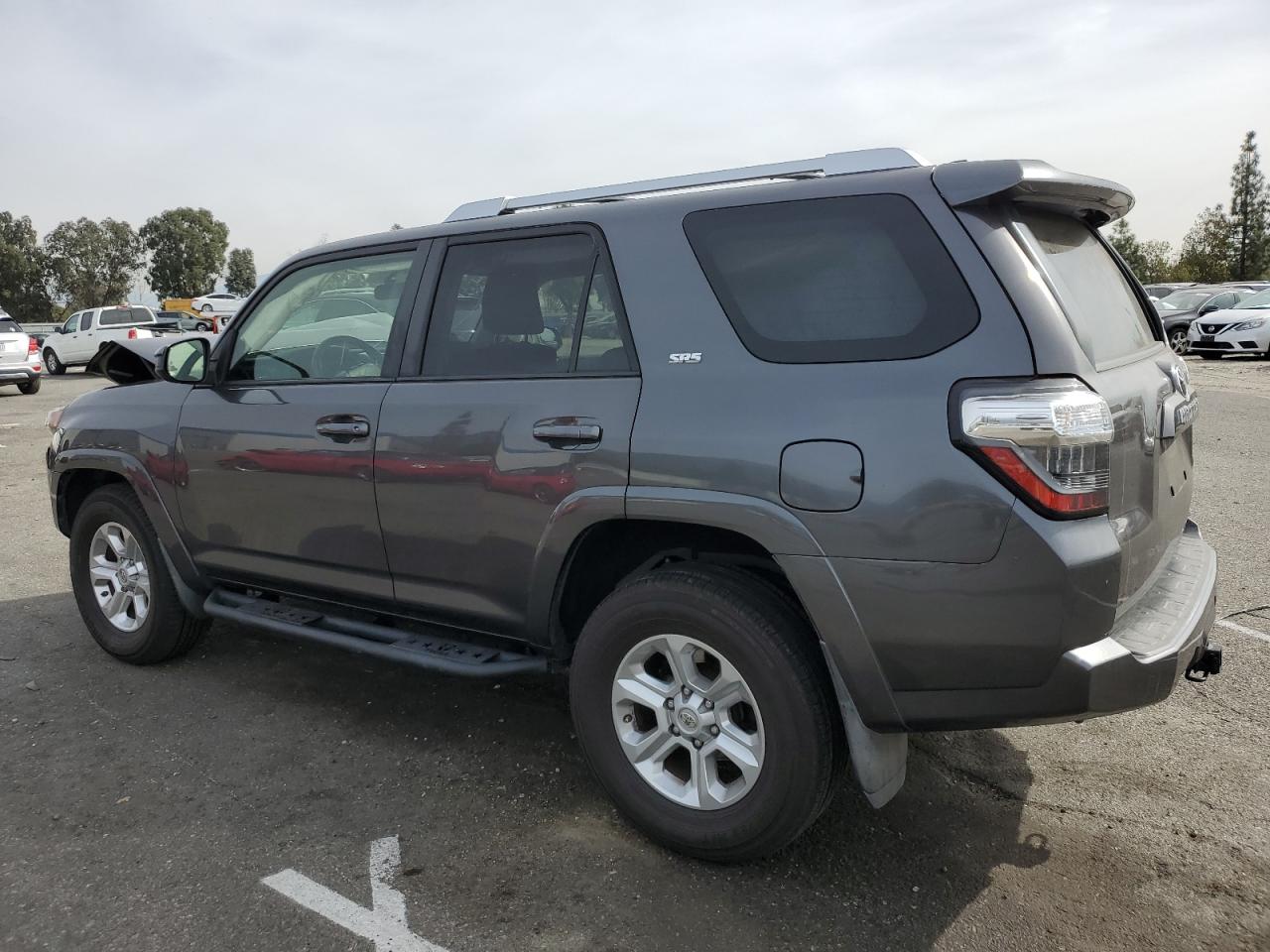 Image 2 of 2018 TOYOTA 4RUNNER SR5 2018 with VIN JTEZU5JR6J5190893