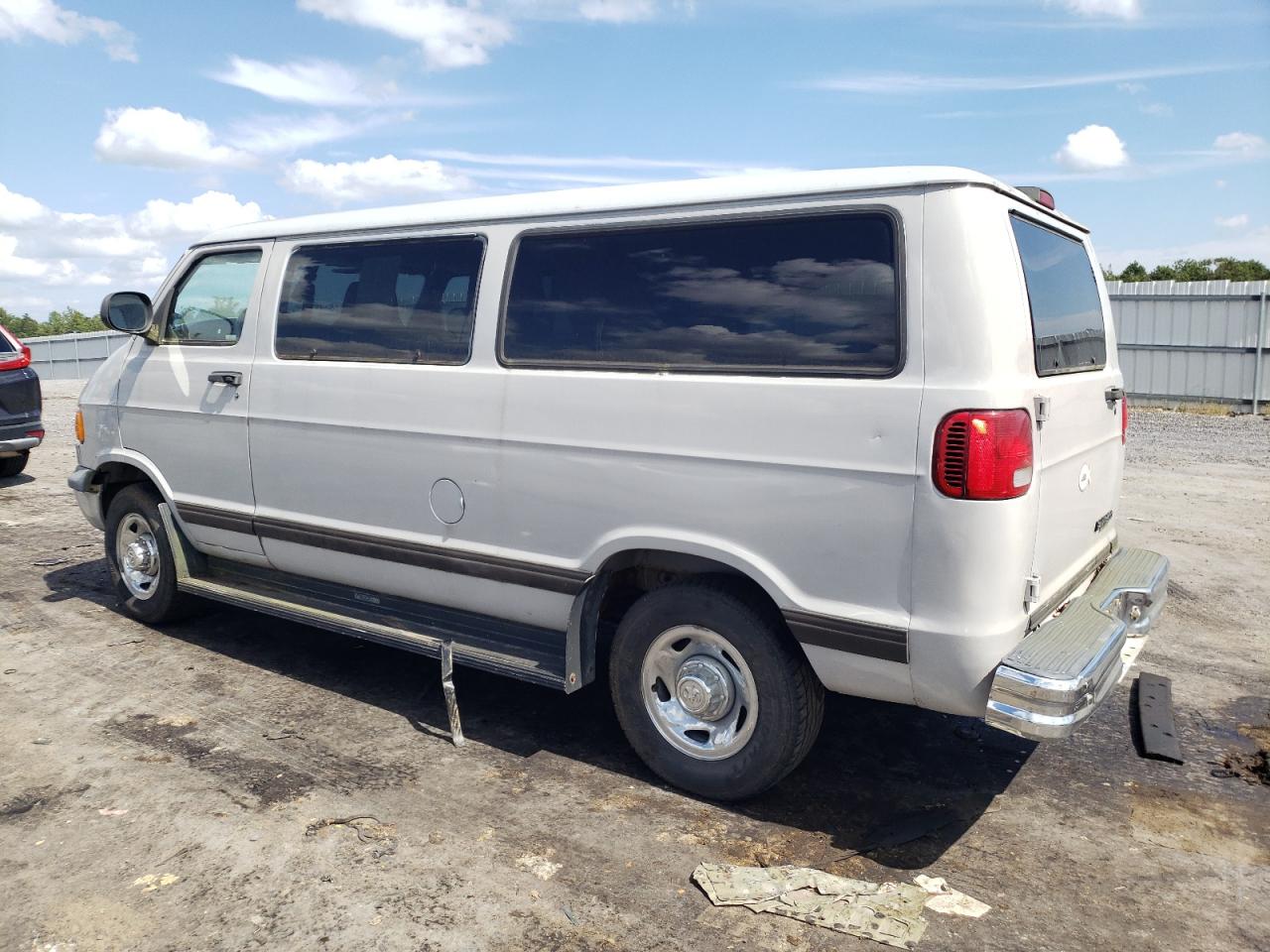 Image 2 of 2001 DODGE RAM WAGON B2500 2001 with VIN 2B4JB25Y11K523114