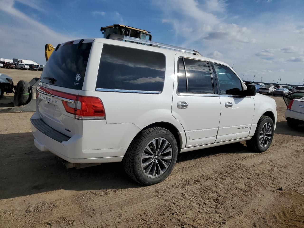 Image 3 of 2015 LINCOLN NAVIGATOR  2015 with VIN 5LMJJ2HT8FEJ04199